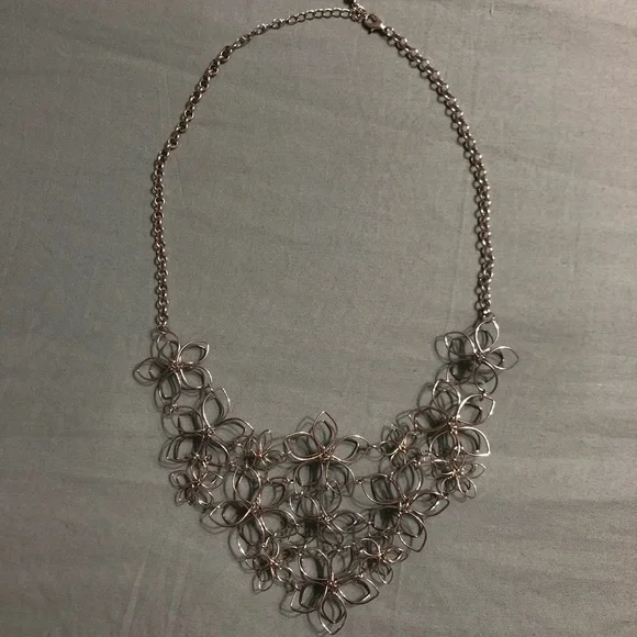 Flower Necklace! - Picture 3 of 4